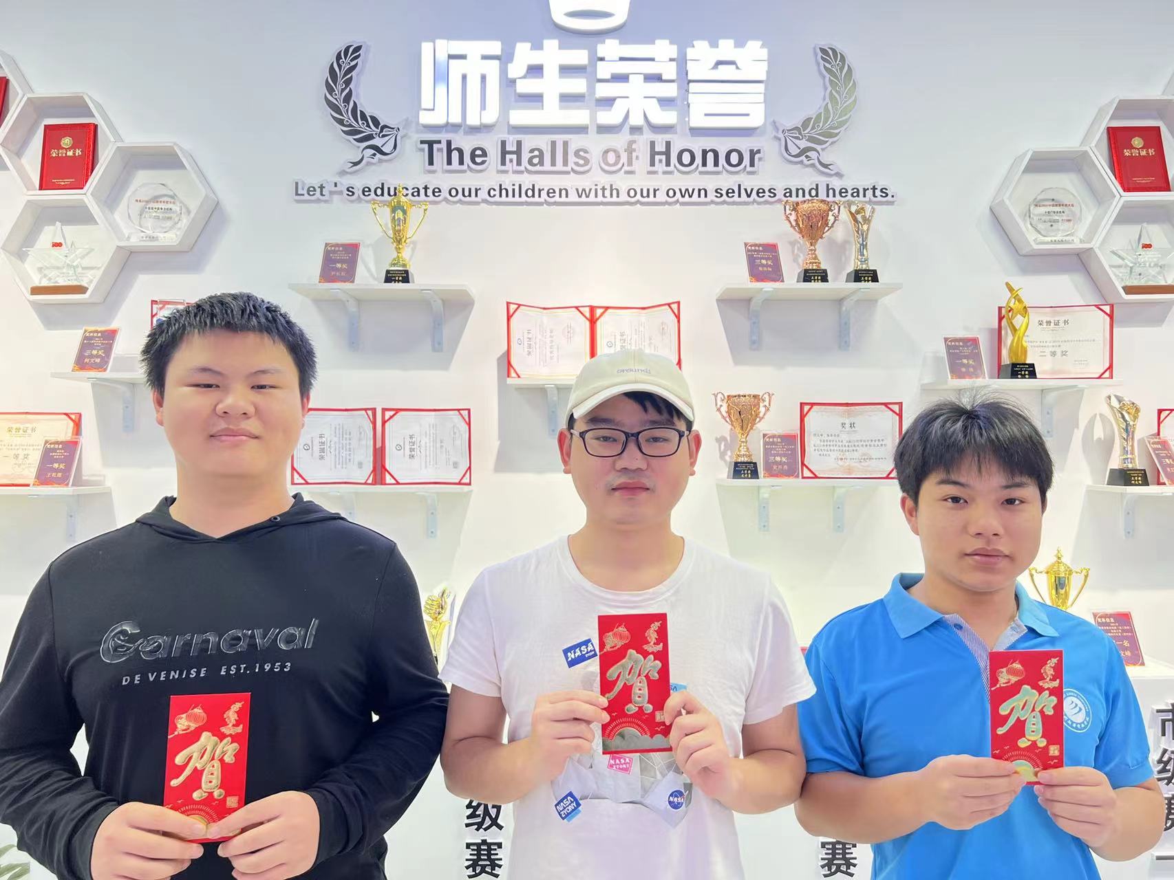 泰褲辣！新華學子邊學習還能邊賺錢？