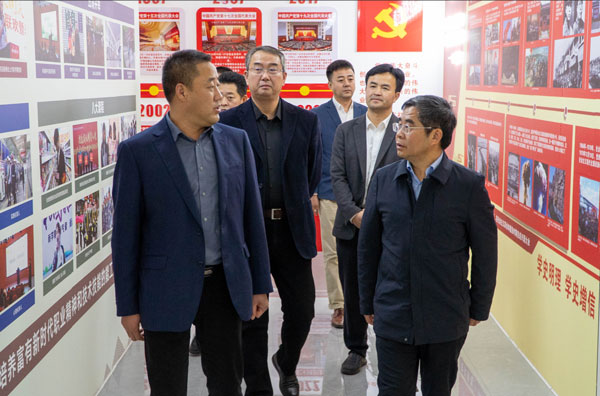 校校攜手促發展共譜職教新篇章——井岡山大學校黨委副書記肖宜安一行蒞臨貴陽新華電腦中等職業學校參觀交流